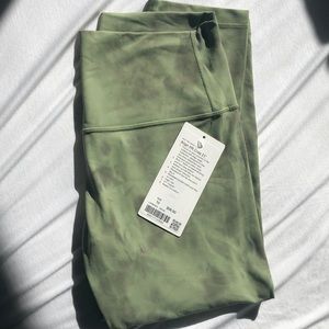 NWT Lululemon Align HR Crop 21”
